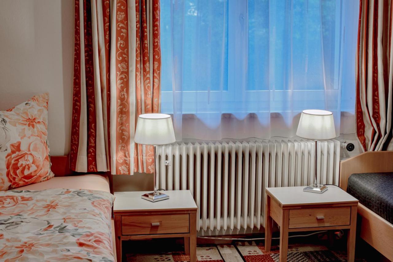 Gartenhotel Garni Pension B&B Инсбрук Экстерьер фото